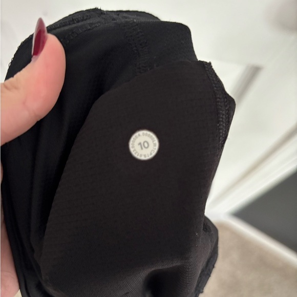 Lululemon Fast and Free High-Rise Short 2" *Airflow
In-Sense Emboss Black 10 - Picture 2 of 6